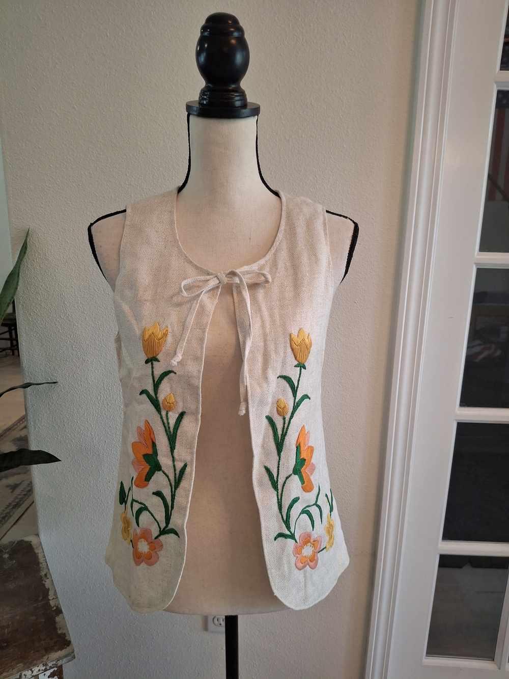 Vintage 70s Cream Embroidered Floral Tie-Front Vest